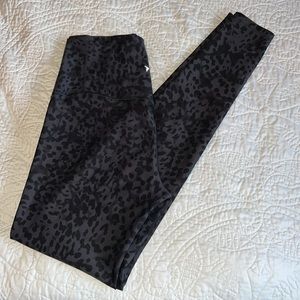 Old Navy Cheetah Yoga Pants Large Long